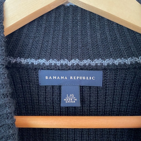 Banana Republic Sweater - Picture 5 of 5